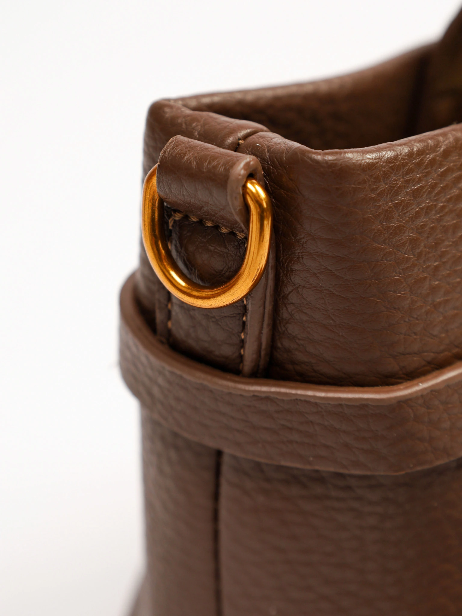 Сумка-тоут с декоративным платком и ремешком с пряжкой в ассортименте